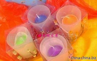 特价促销 果冻蜡烛、香薰蜡烛与铁艺花朵烛台，打造浪漫情人礼与花卉销售新亮点